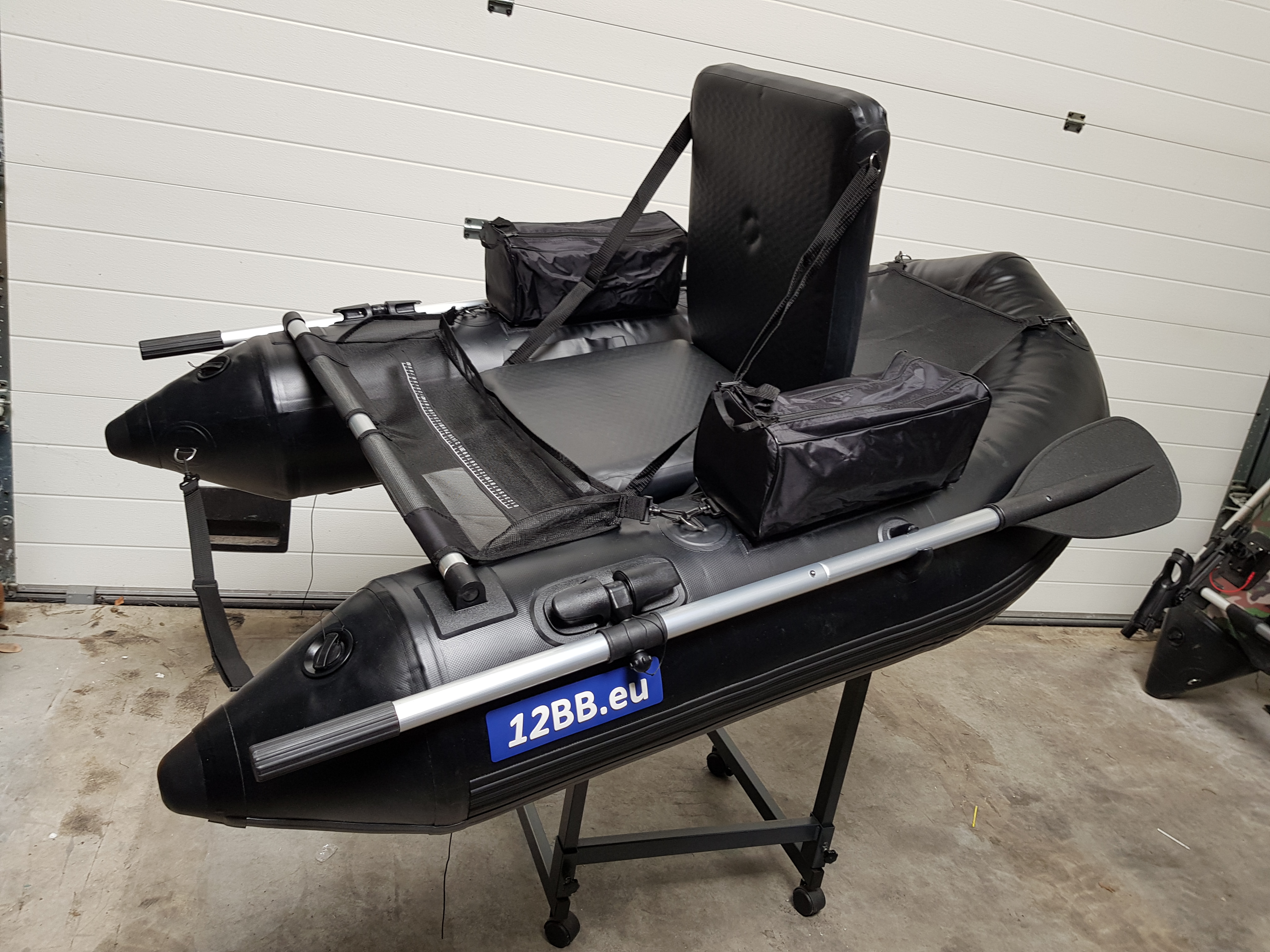 12BB - Belly Boat, type STEALTH mit aufblasbahrem Sitz und Boden und Paddel